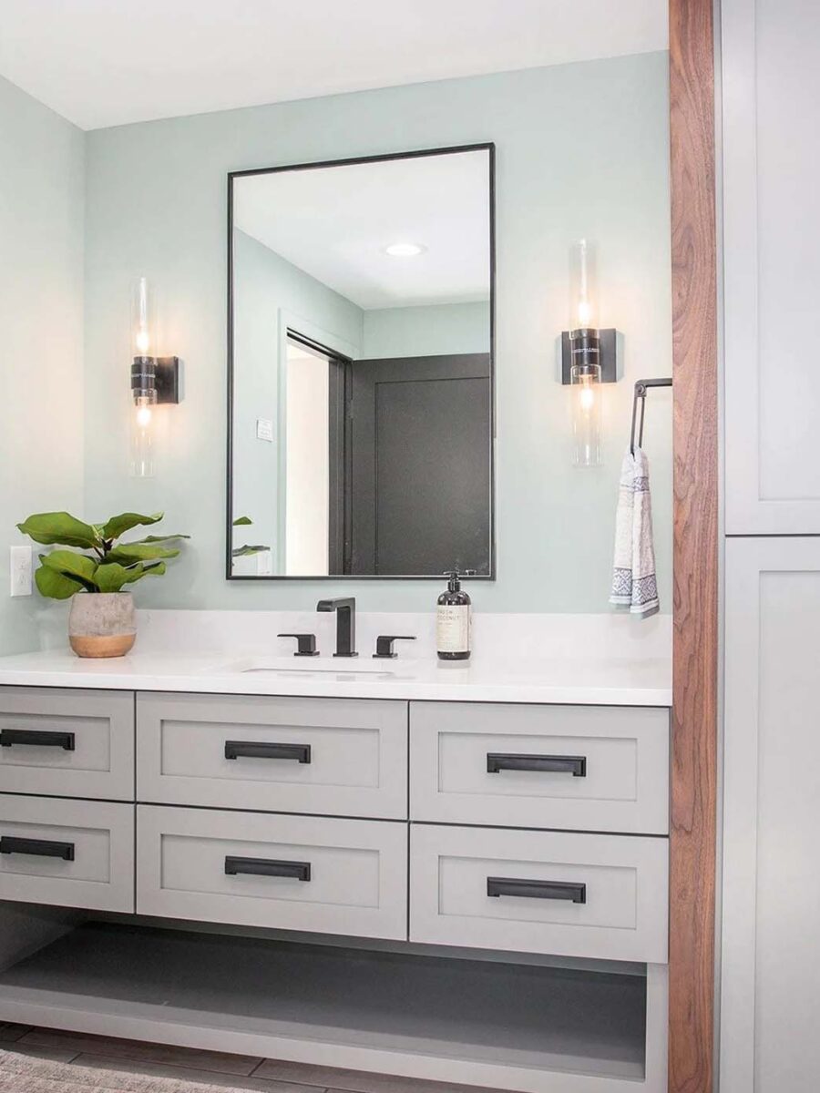 imgi_34_neutral+bathroom.+light+gray+cabinets