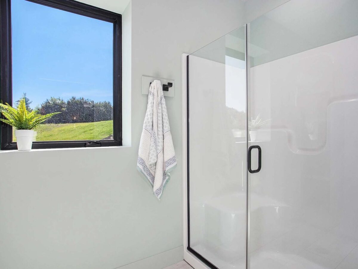 imgi_35_standard+shower+unit.+modern+finishes